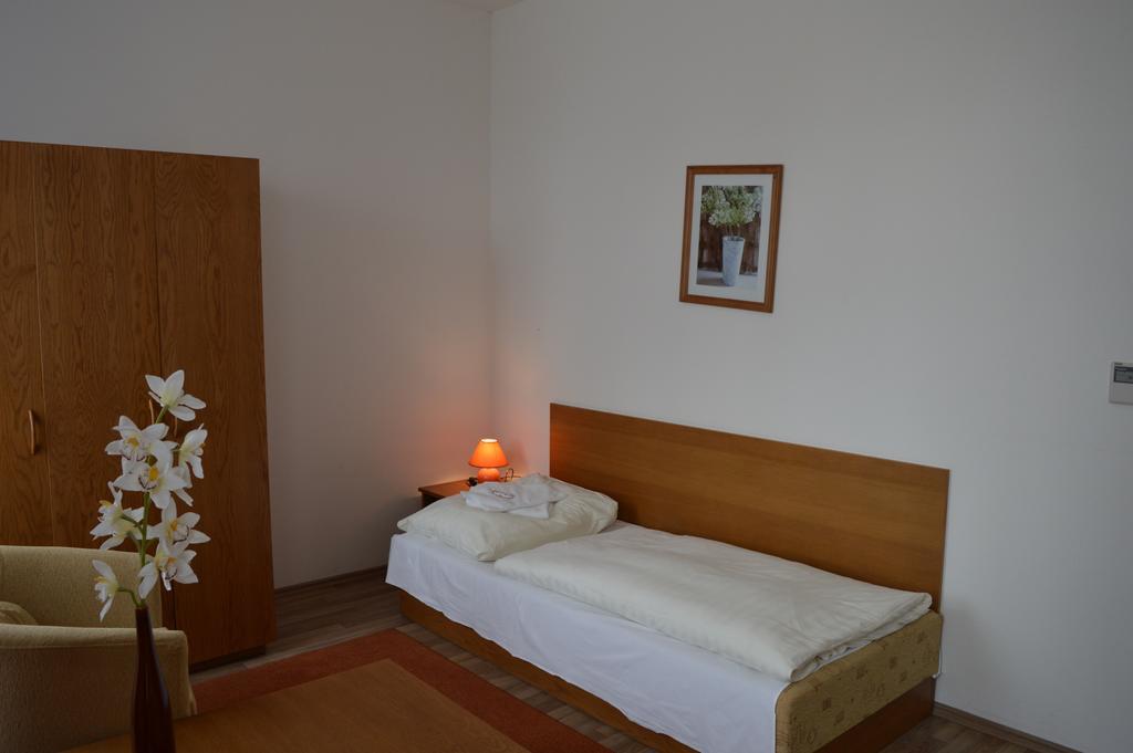 Hotel Akademik Bratislava Eksteriør billede